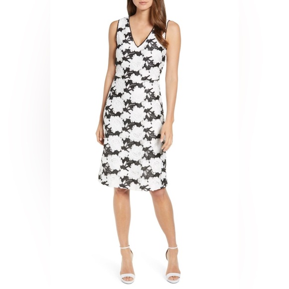 Karl Lagerfeld Dresses & Skirts - Karl Lagerfeld Lace Overlay Dress